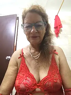 Snapshot of MaryeLunna chatting on 11/06/25, 07:04 MaryeLunna online show from 11/06/25, 07:04