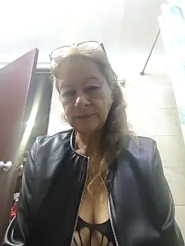 Snapshot of MaryeLunna chatting on 03/16/26, 11:14 MaryeLunna online show from 03/16/26, 11:14