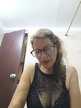 Snapshot of MaryeLunna chatting on 06/04/26, 11:44 MaryeLunna online show from 06/04/26, 11:44