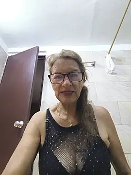 Snapshot of MaryeLunna chatting on 06/28/26, 11:27 MaryeLunna online show from 06/28/26, 11:27
