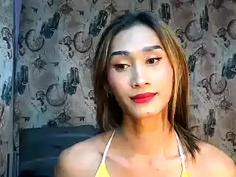 Snapshot of youarea_dreamer chatting on 12/16/25, 02:55 youarea dreamer online show from 12/16/25, 02:55