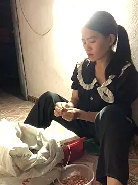 Snapshot of Maymay97 chatting on 10/19/25, 11:22 Maymay97 online show from 10/19/25, 11:22