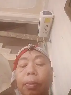 Snapshot of VangLe73 chatting on 09/13/25, 12:16 VangLe73 online show from 09/13/25, 12:16