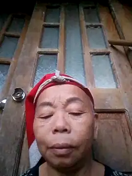 Snapshot of VangLe73 chatting on 09/14/25, 11:20 VangLe73 online show from 09/14/25, 11:20