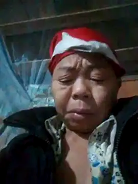 Snapshot of VangLe73 chatting on 12/13/25, 10:48 VangLe73 online show from 12/13/25, 10:48