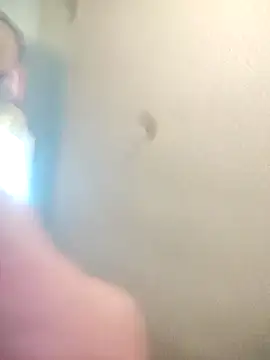 Snapshot of bratlipss chatting on 10/01/25, 10:10 bratlipss online show from 10/01/25, 10:10