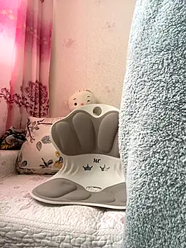 Snapshot of Alicia066 chatting on 12/02/25, 05:35 Alicia066 online show from 12/02/25, 05:35