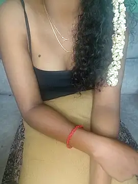 Snapshot of Tamilpallavi chatting on 10/27/25, 09:41 Tamilpallavi online show from 10/27/25, 09:41