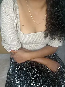 Snapshot of Tamilpallavi chatting on 11/20/25, 02:28 Tamilpallavi online show from 11/20/25, 02:28