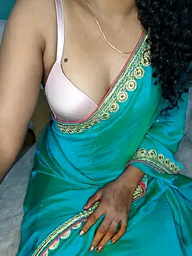 Snapshot of Tamilpallavi chatting on 11/30/25, 02:59 Tamilpallavi online show from 11/30/25, 02:59