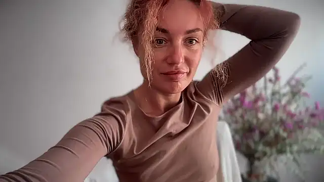 Reddgiirl online show from 10/10/25, 09:08