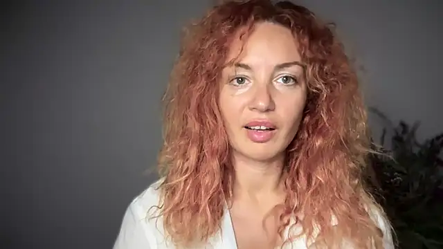 Reddgiirl online show from 10/18/25, 05:21