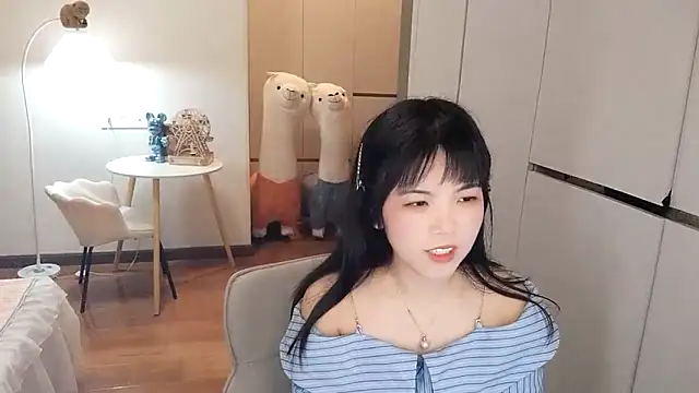 XiaoAnQi online show from 10/08/25, 10:02