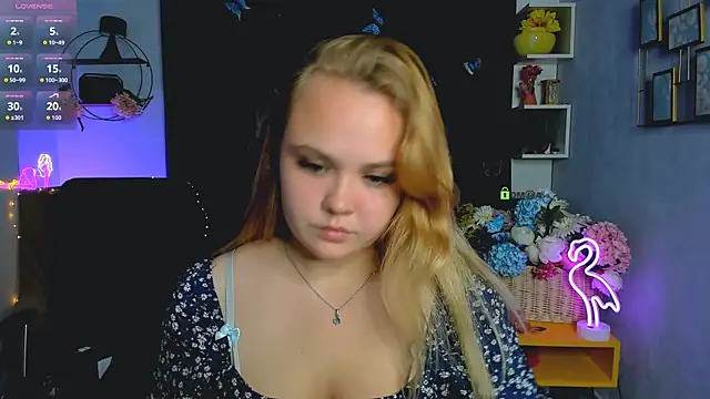 Snapshot of keri_ti chatting on 09/16/25, 07:48 keri ti online show from 09/16/25, 07:48