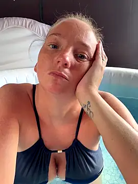 JustYourNormalCouple online show from 09/16/25, 01:23