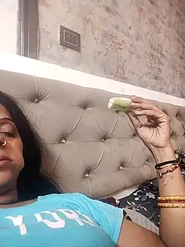 Snapshot of Soniya_Roy chatting on 04/22/26, 08:28 Soniya Roy online show from 04/22/26, 08:28