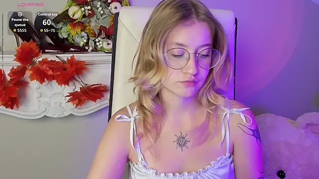 Nerissa xo online show from 09/28/25, 08:03