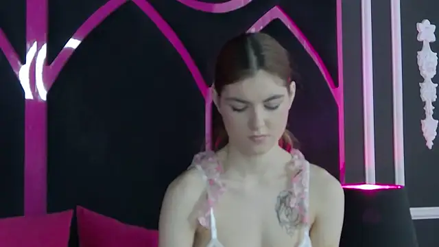 Evelisse online show from 04/16/26, 04:24