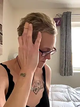 Curvy-Jinx online show from 11/04/25, 09:19