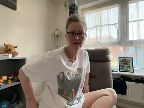 Curvy-Jinx online show from 03/19/26, 08:29