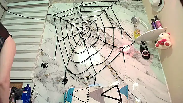 rachelroberts online show from 10/28/25, 09:13