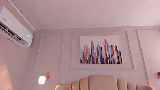 Snapshot of mia_kisses2 chatting on 04/21/26, 03:13 mia kisses2 online show from 04/21/26, 03:13