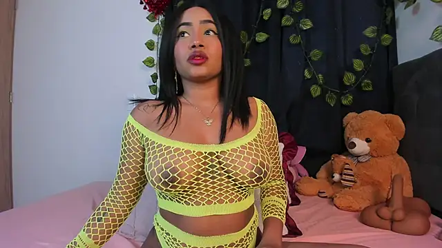 Snapshot of Delilah_85 chatting on 11/03/25, 10:42 Delilah 85 online show from 11/03/25, 10:42