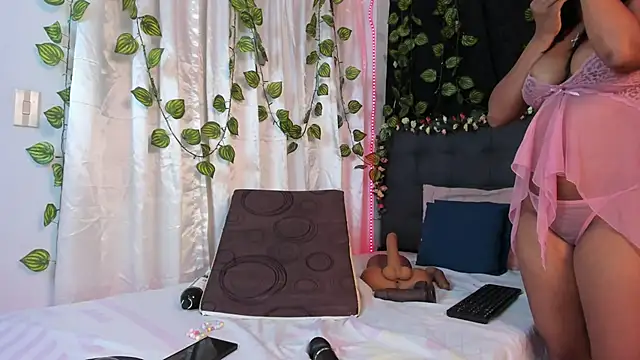 Snapshot of Delilah_85 chatting on 01/18/26, 06:34 Delilah 85 online show from 01/18/26, 06:34