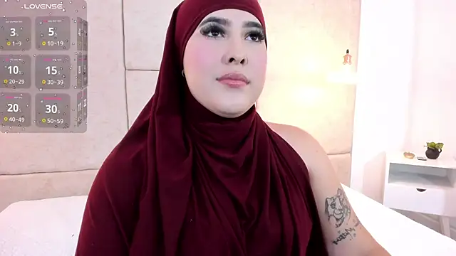 Snapshot of zahida_ chatting on 10/10/25, 07:13 zahida  online show from 10/10/25, 07:13