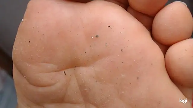 Snapshot of ash_feet chatting on 09/22/25, 04:03 ash feet online show from 09/22/25, 04:03