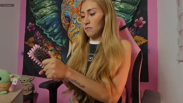 Alice VIP online show from 11/27/25, 01:40