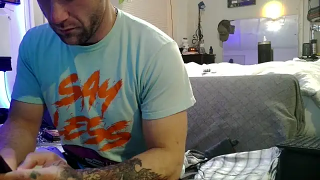 Luv2SuckBWC92 online show from 11/29/25, 02:47