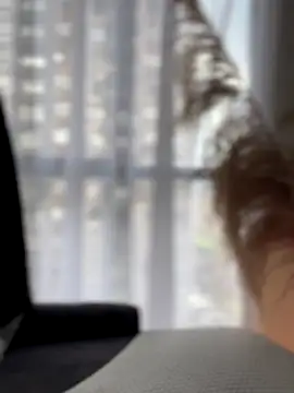 Snapshot of Sofi_Leal chatting on 10/20/25, 12:05 Sofi Leal online show from 10/20/25, 12:05