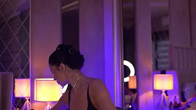 FrancescaDante online show from 12/19/25, 05:58