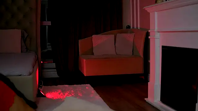 EmaHallee online show from 01/09/26, 03:42