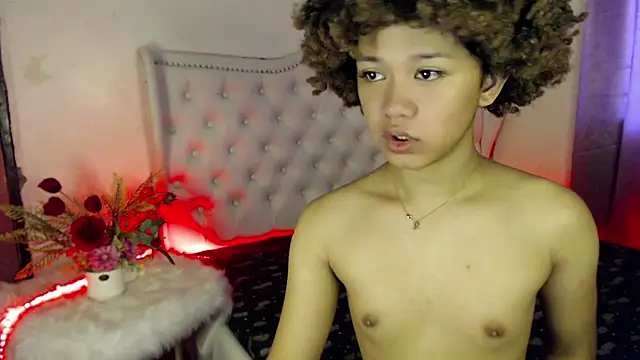 Snapshot of 9INCHESHARDCOCK chatting on 10/04/25, 04:43 9INCHESHARDCOCK online show from 10/04/25, 04:43