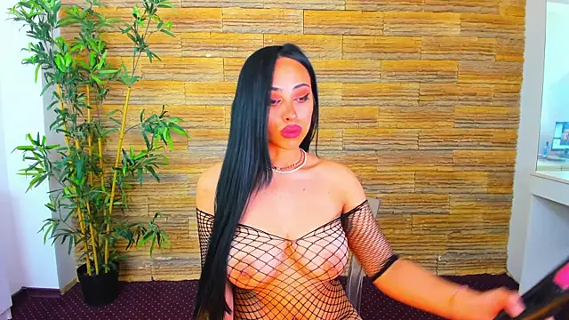 Snapshot of Cupcake_Izzy chatting on 04/22/26, 05:21 Cupcake Izzy online show from 04/22/26, 05:21