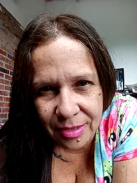 Snapshot of SinisterBabe chatting on 12/19/25, 02:02 SinisterBabe online show from 12/19/25, 02:02