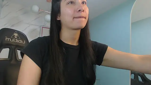 Snapshot of victoria_hernandez_t_ chatting on 06/06/26, 01:16 victoria hernandez t online show from 06/06/26, 01:16
