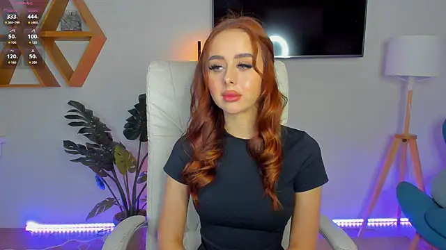 Snapshot of Baby__Lola chatting on 04/09/26, 12:43 Baby Lola online show from 04/09/26, 12:43