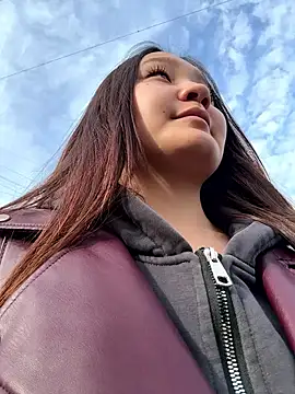 Snapshot of KissMeEva chatting on 10/03/25, 07:27 KissMeEva online show from 10/03/25, 07:27