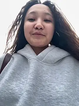 Snapshot of KissMeEva chatting on 10/05/25, 09:07 KissMeEva online show from 10/05/25, 09:07