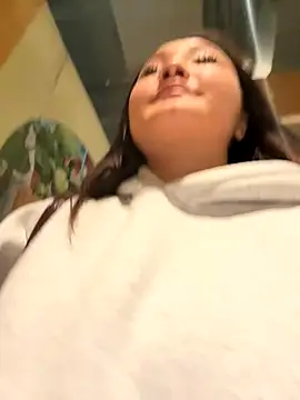 Snapshot of KissMeEva chatting on 10/09/25, 08:12 KissMeEva online show from 10/09/25, 08:12