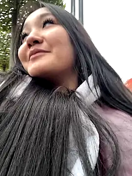 Snapshot of KissMeEva chatting on 10/16/25, 12:17 KissMeEva online show from 10/16/25, 12:17