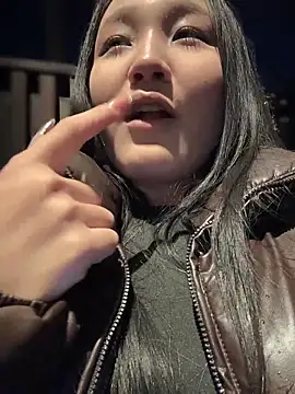 Snapshot of KissMeEva chatting on 10/29/25, 02:52 KissMeEva online show from 10/29/25, 02:52