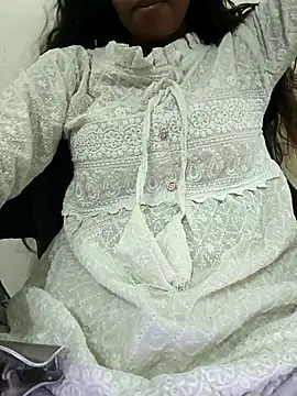 Alia-00 online show from 09/29/25, 03:55