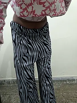 Alia-00 online show from 10/14/25, 04:02