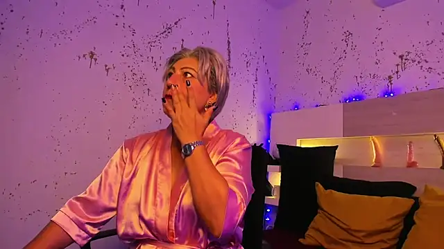 Snapshot of JaddeWalker chatting on 11/15/25, 11:18 JaddeWalker online show from 11/15/25, 11:18