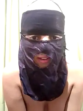 Snapshot of yaSsmin_boobs chatting on 11/05/25, 09:15 yaSsmin boobs online show from 11/05/25, 09:15