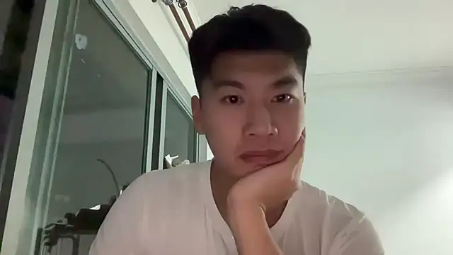 Snapshot of heywilliam chatting on 10/23/25, 04:39 heywilliam online show from 10/23/25, 04:39